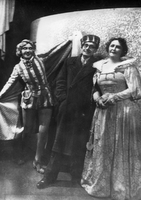 Kar hočete - Danilova, Kreft, Nablocka - William Shakespeare: Kar hočete. NG Drama, Ljubljana, 27. 3. 1932.
Fotografija je last: SLOGI (SGM).
Neg.: S.III, 99; sig. 1171