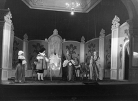 Učene ženske - Kralj, Cesar, Marija Vera, Danilova - Jean-Baptiste Poquelin Molière: Učene ženske - II. dej., 6. priz. SNG Drama Ljubljana, 20. 10. 1946.
Foto Slovenija 3509/8.
Neg.: S.LXIV, 85; sig. 1623