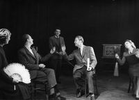 Učene ženske - Marija Vera, Jan, Bitenc, Sever, Danilova - Jean-Baptiste Poquelin Molière: Učene ženske. SNG Drama Ljubljana, 20. 10. 1946. Fotografije z vaje dne 12. 10. 1946.
Foto Slovenija 3508/17.
Neg.: S.LXVII, 53; sig. 1634