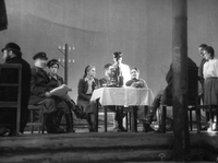 V tajgi - Česnik, Sever, Danilova, Milčinski, Kralj, Makuc, Svetel - Aleksandr Nikolajevič Afinogenov: V tajgi - I. dej., 23. priz. SNG Drama Ljubljana, 20. 10. 1946. 
Neg.: S.LXVII, 58; sig. 1640