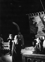 Kralj Lear - Šarič, Levar, Levar, Danilova, Potokar - William Shakespeare: Kralj Lear. SNG Drama Ljubljana, 4. 11. 1949.
Neg.: S. LXVI, 80; sig. 1701