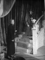 V agoniji - Danilova, Skrbinšek - Miroslav Krleža: V agoniji. SNG Drama Ljubljana, 19. 1. 1953.
Fotografija je last: SLOGI (SGM).
Neg.: S.XX, 26; sig. 1800