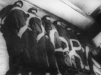 Morje - OHO - Avtor happeninga: Tomaž Šalamun.
Prešernova hiša Kranj, 2. 4. 1969