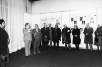 Razstava Molière na slovenskem odru - Otvoritev razstave: Mestna galerija Ljubljana, 10. 1. 1975.
Skrajno levo: Bibič, Kumbatovič