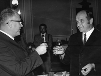 Razstava Goldoni na slovenskem odru - Otvoritev razstave: Mestna galerija Portorož, september 1972. Skrajno desno: Marin
