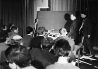 prof. dr. France Koblar - Ob 20-letnici predavateljstva na AGRFT in izvolitvi med redne člane SAZU je Viba posnela kratek portret prof. Koblarja (rež. Milan Ljubić, maj 1965). Slike so s filmskega zapisa (snemalca: France Cerar, Janez Verovšek).
Povzeto po List 4 (1964-1965).
