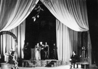 William Shakespeare: Hamlet - Bajc, Bitenc, ?, Svetel, Levar, ?, Jan, Gregorin - SNG Drama Ljubljana, 14. 3. 1948.
Foto Slovenija.
Neg.: S.LXXXVII, 32, sig. 3336