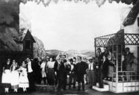 Carl Zuckmayer: Veseli vinograd - Boltar, Medved, ?, Cesar, ? Levar, Lipah, Jerman, ?, Rakar, Železnik - SNG Drama Ljubljana, 5. 11. 1932.
Fotografija je last: SLOGI (SMG).
Neg.: S.LXXIV, 54, sig. 3234