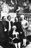 B. Kreft: Kranjski komedijanti - SNG Drama Ljubljana, 21. 10. 1948 - krstna predstava.
Vir: Fotografija je last SLOGI (SGM).